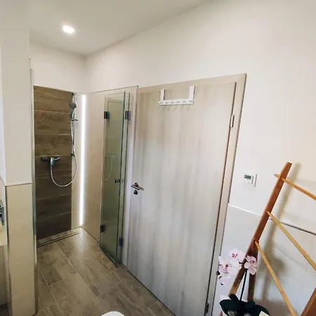 - Am Tannenwald Apartment